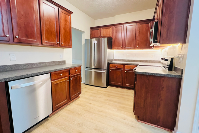 Kitchen - Renovated Townhouse with new appliance, LVP floor, 15min to KSU, safe neighborhood