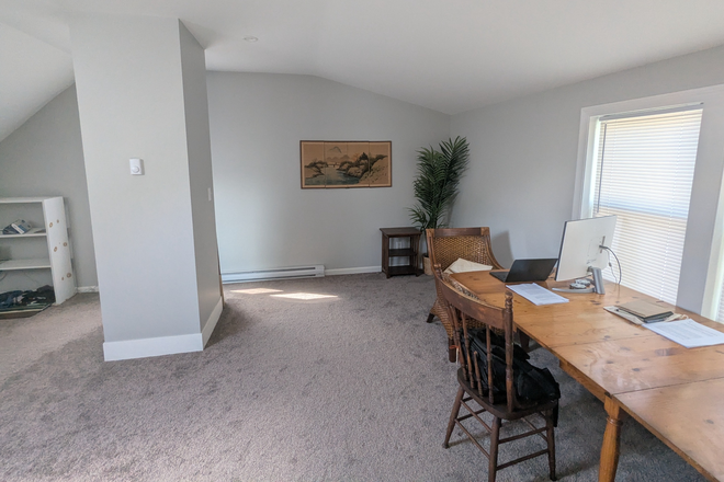 Main living area - Private Loft - Single 1bedroom / East Arlington (Not Shared) Amenities Included