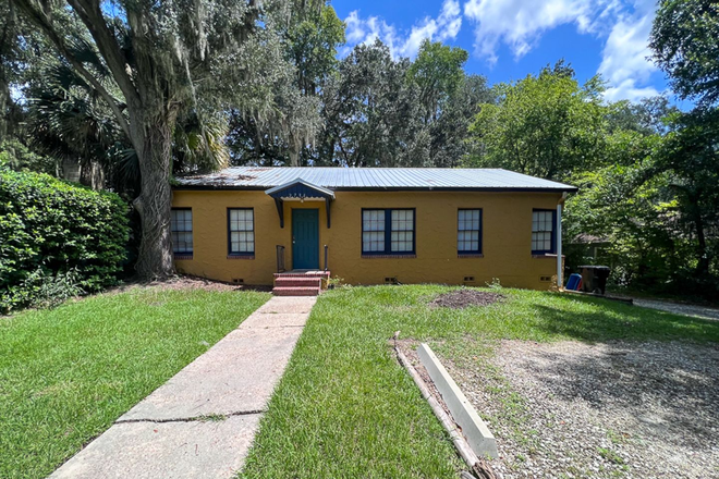  - 3BR/2BA Within Walking Distance to Law School - Available Fall 2026!!