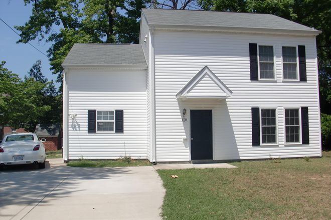STREET VEIW - Beautiful  850 ft.² one bedroom apartment close to WM, ,shopping, restaurants.