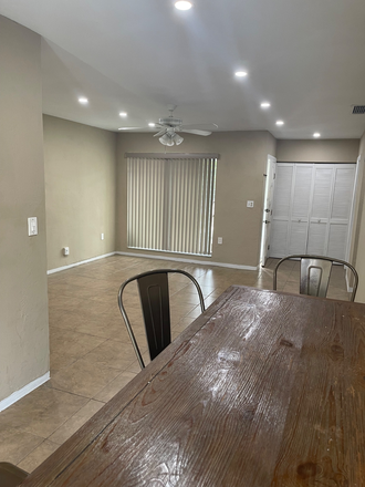 Dining living - Duplex one block from UM Duplex