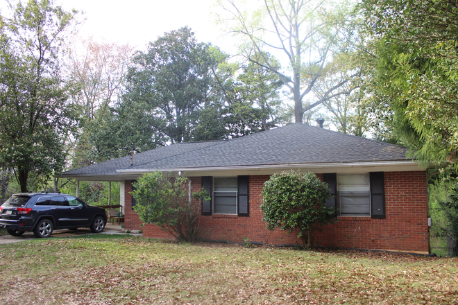 Front View - 3BR - 1300ft Virginia Highland/Emory/Druid Hills