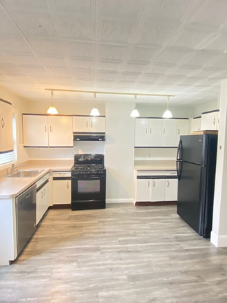Call NOW for showings! 617-236-8600 - MAVERICK ST - JEFFRIES POINT! XXL MODERN 3BR W/ 2 BATHS, LNDRY IN UNIT NEAR MBTA AVAIL *9/1/2025* Apartments