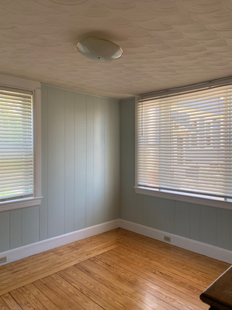 Living room - Private cottage in Fox Point with 2 car parking Apartments