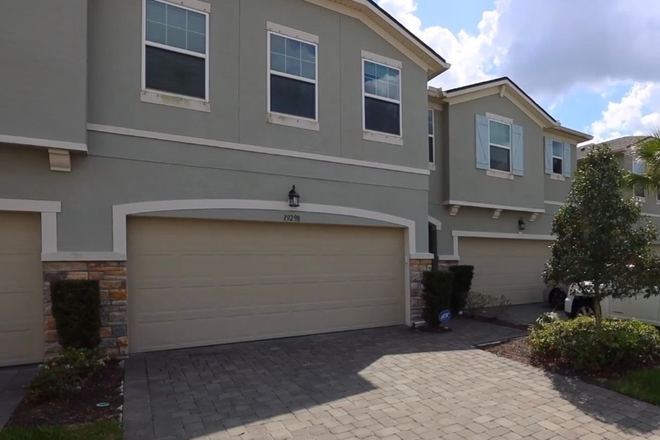 Outside Street View of Home - Parkview at Long Lake Ranch