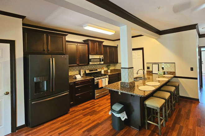 Kitchen - Sweet Suburban Student Living Home | Utilities & Furniture Included