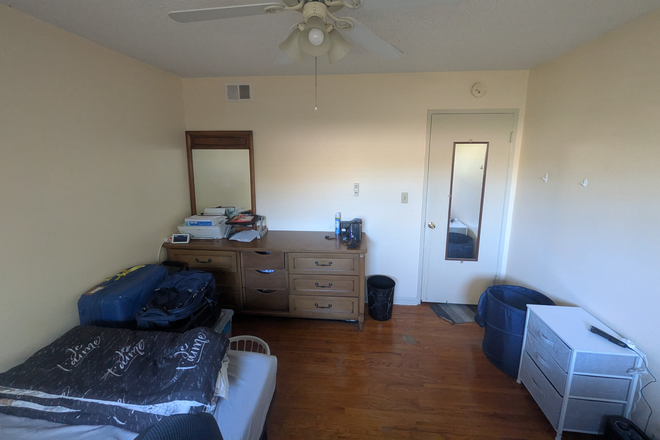 Bedroom - PRIVATE FURNISHED BEDROOM W/SHARED BATH AVAILABLE WALKING DISTANCE TO UCR House