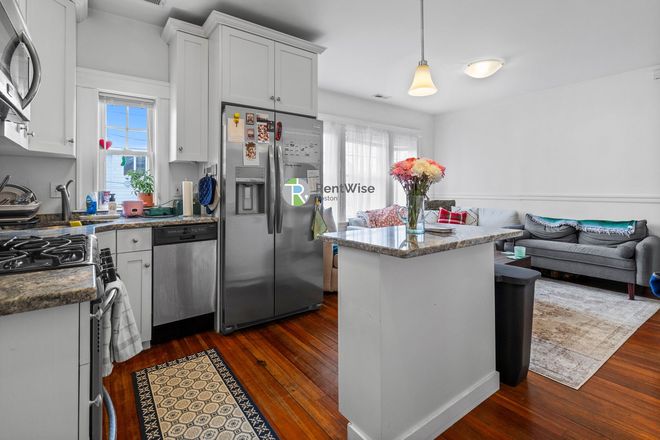 1 - Stunning 4 bed 2 bath | Spacious | Porch | No Broker Fee Apartments