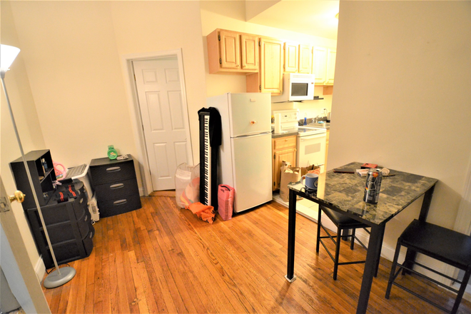 Kitchen - 1 Bedroom Apartment Available Now! *CONTACT NOAH 603-470-8181