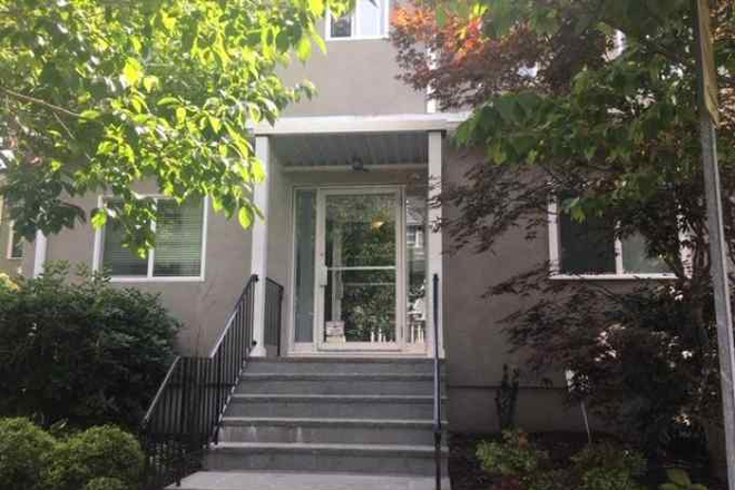 front - harvard yard area. charming, spacious, near redline, Harvard sq