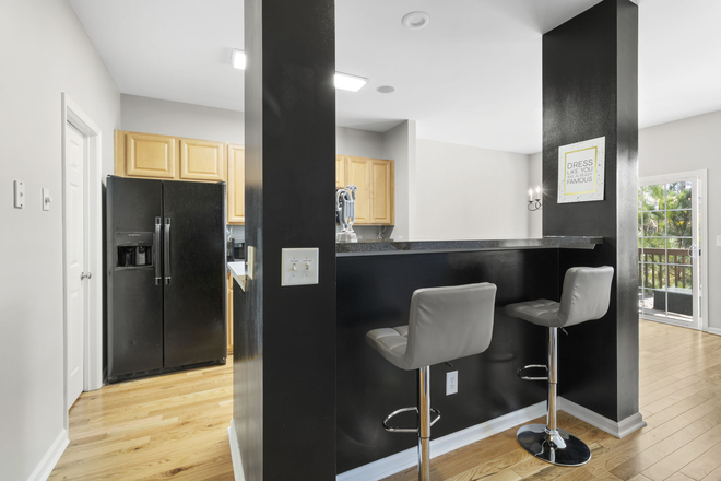 Island - 1 Furnished Private Bedroom & Bathroom!!! Townhome