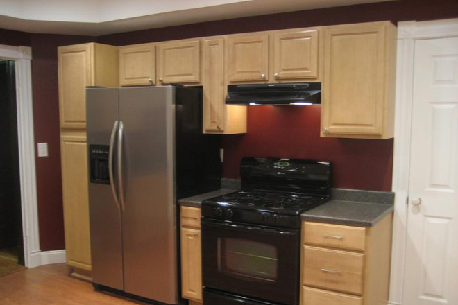 . - large 4 bed, Central AC, Updated kitchen Condo