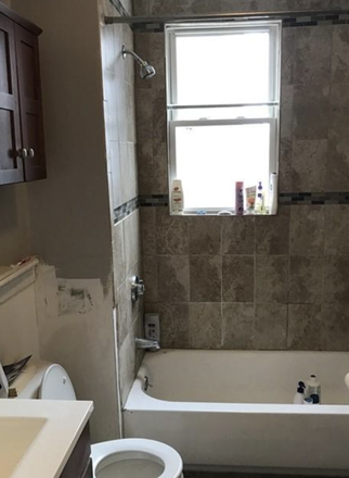 BATHROOM - Available 2025! 4 bed on Sunset! Rental