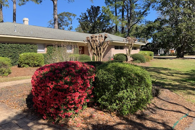 exterior facing Rebellion - South Windermere Mid- Century Modern Classic. Marsh Front estate includes entire separat House