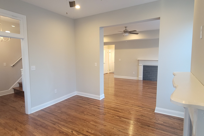 Living Room - Renovated/Modernized: 3 Bed, 2 Bath With Great Amenities- Downtown Lynchburg Duplex