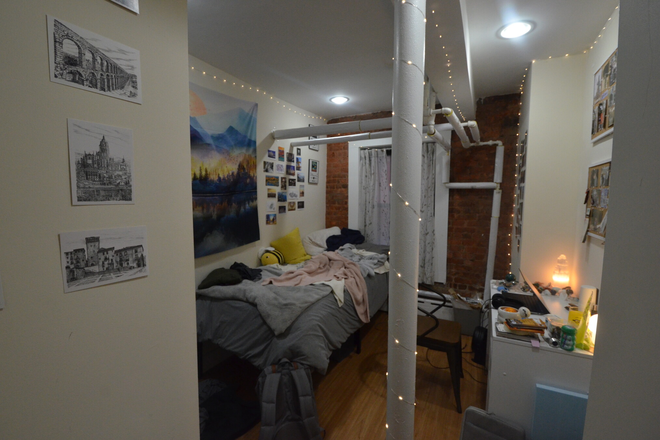 3 Bedroom Apartment on Westland Ave. - NO Broker's Fee!!  -  Available 9/01 - Charming Awesome 3 BR on Westland Ave **CONVENIENT** Apartments