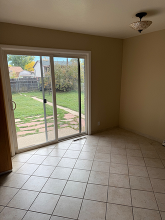 Dining room - Sunny and Bright 3 Bedroom House
