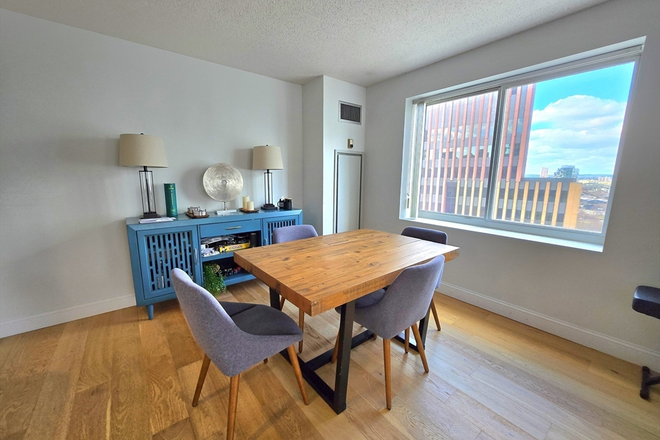 Dining - Beautiful 2 Bedroom , 2 Bathroom Corner Unit Apartments
