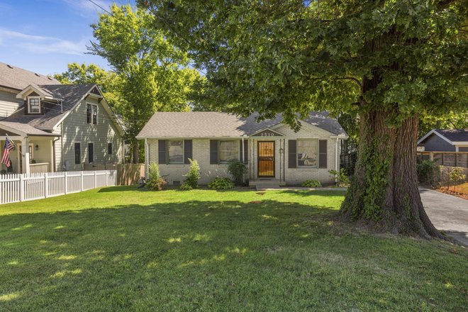 front from street - 8th Ave South Area House