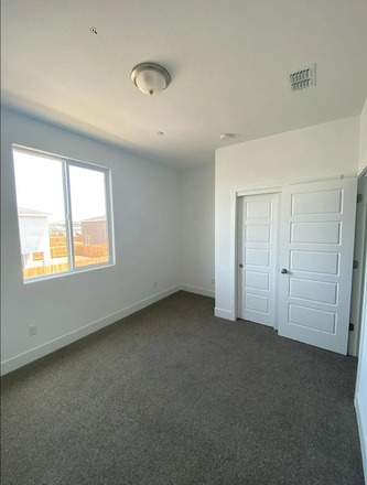 Upstairs Bedroom Available - 2 Rooms Available - Moraga Area - Looking for Students (Grad Students Preferred)! House