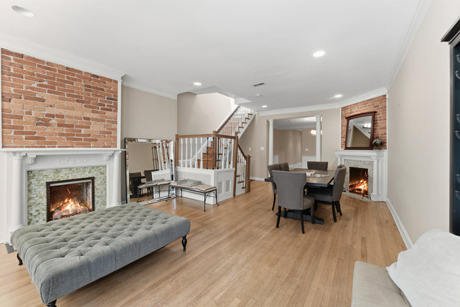 Living Room - Beautiful home in Bloomingdale