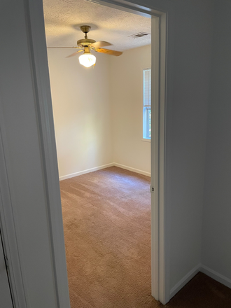 Room 1 - 795/month - Meadowlark Lane - 11 minutes to main KSU campus
