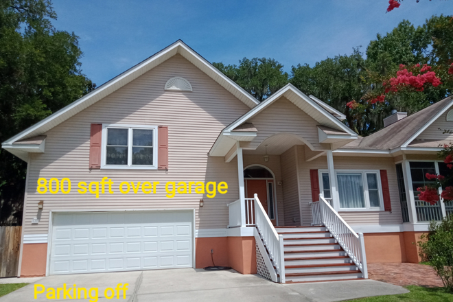 Apartment over the garage - 800 sqft Furnished Apartment on James Island Utilities Speed Internet included