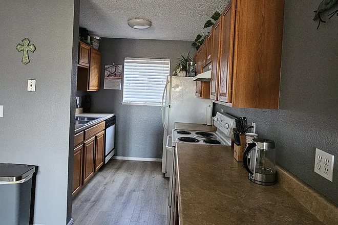 Kitchen - Granada Apartment 307, 2 beds, 1 bath, remodeled