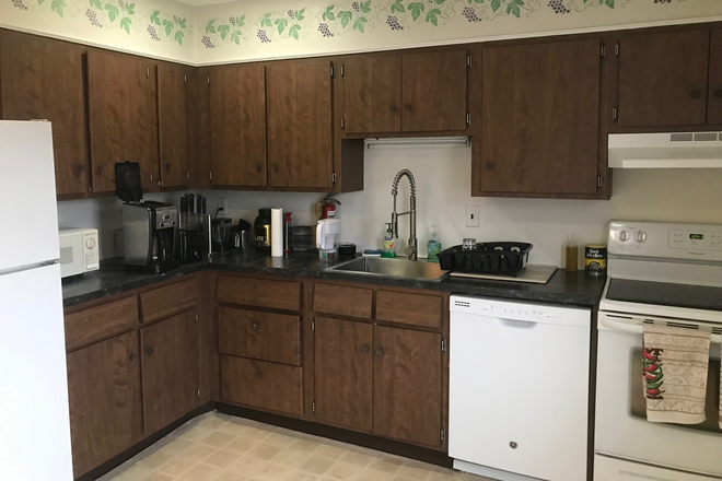 Kitchen - 1BR apt-Washington St-Rocky Hill