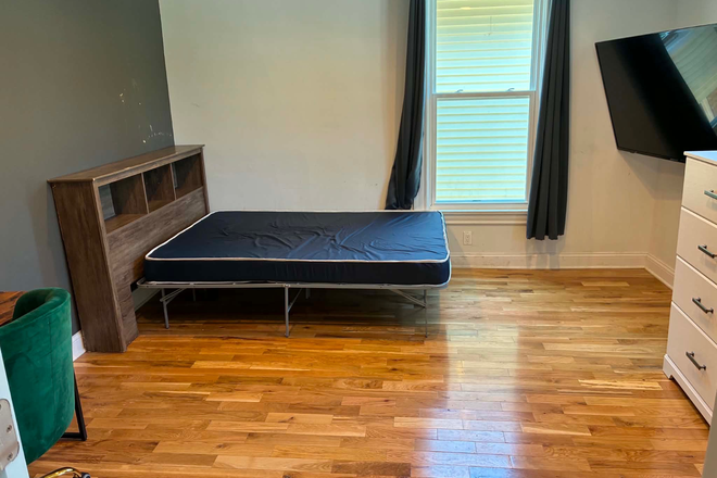 Furnished bedroom with TV, desk + chair, bed, and dresser - Furnished Room <5 Minutes from Campus – Everything Included, Fall Sublet House