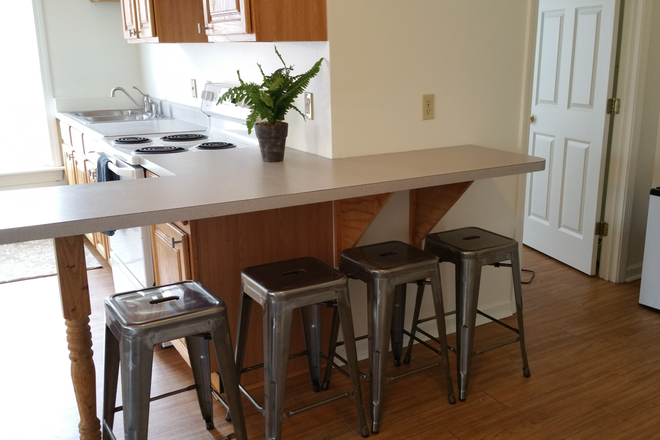 Breakfast area - Very Large Victorian $1960/MO Total Rent for 4 Bedroom Apt. 6 miles to UCONN