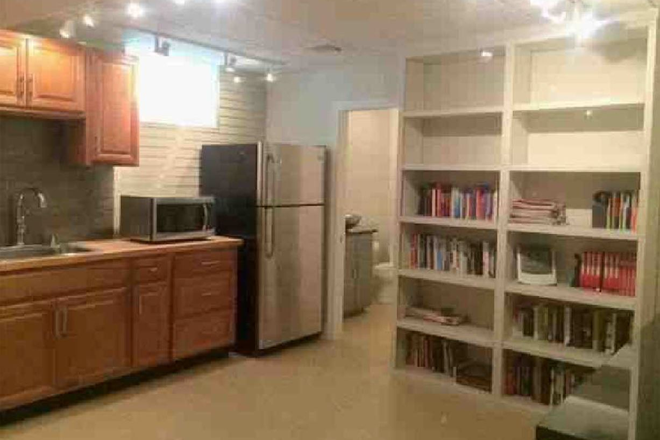 Kitchenette - Large Studio Gorgeous Convenient Location