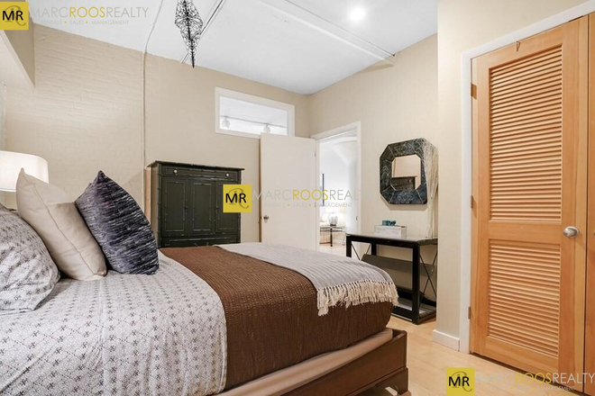 Call NOW for showings! 617-236-8600 - SOUTH ST - LUXURY 2BR NEAR SOUTH STATION AVAIL *8/1/2026* W/ LNDRY IN UNIT, GYM, 2 BATH, WIFI INC! Condo