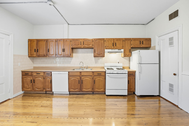 Kitchen - All Utilities, Extra-Large Studio Apartment, WIFI, Walk to Brown