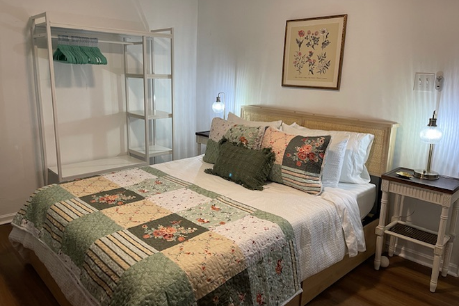 Bedroom - Walking Distance to Campus, Fully Furnished, Utilities/Wifi Included