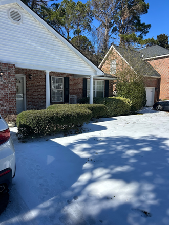 Snow day - Single Story House (3 BR/ 2 BA)  close to campus and Folly Beach! One bedroom currently available