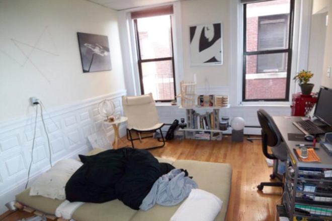 main - NO BROKER FEE..Corner of Mass ave and Marlborough st.  Lovely Studio. Just across the bridge.