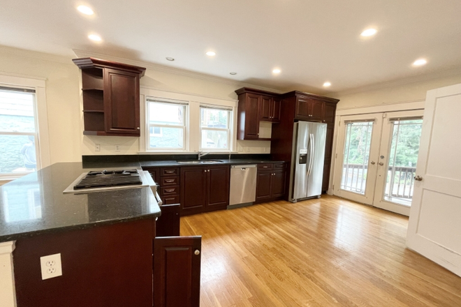 x - MASSIVE 5 BED Apartments