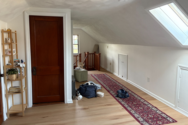 Bedroom - Room & Personal Bathroom Near Tufts Campus Apartments