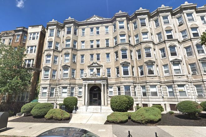 a - FRONT FACING!!! Apartments