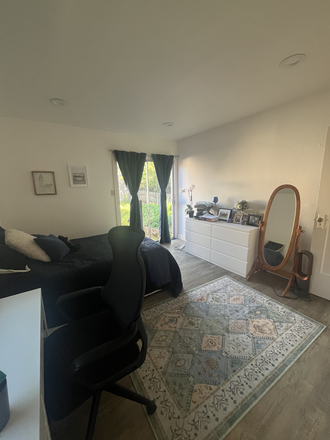 Bedroom - Fully Furnished Room in 4b House | Close to campus | SUMMER SUBLET