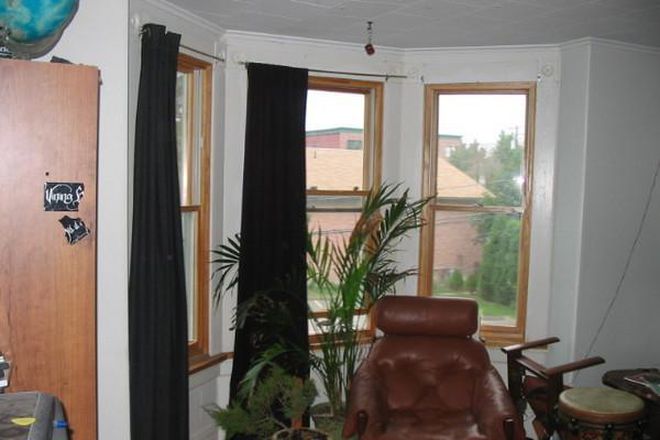 Living Room - 8B Randolph  Place Apartments