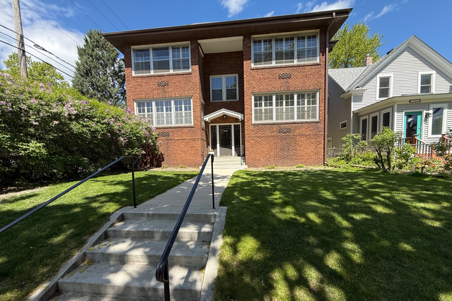 Street view - FOR RENT — Spacious Mac-Groveland Brownstone Apartment Near campus