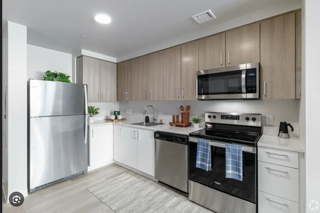 Kitchen is common - LEASE TAKEOVER — FIELDSTONE, UMass Amherst Apartments