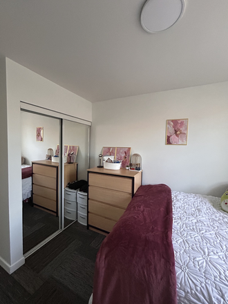 Bedroom B - South Campus Commons 5 apartment with a 4x2 layout on the 5th floor.