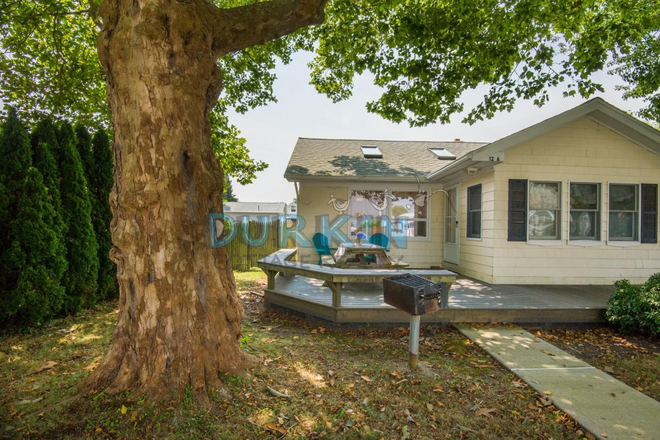 Exterior - Lovely 3 bedroom home, bright and clean