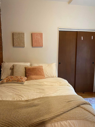 bedroom - Umass bus-Two bedroom apartment-July 25