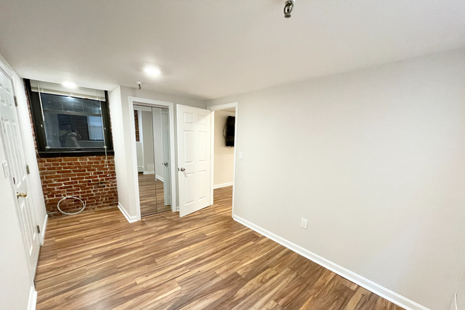 Call NOW for showings! 617-236-8550 - HEMENWAY ST - HIGHER END 4BR CONDO IN SYMPHONY FOR *9/1/2026* W/ H&HW INC, LNDRY IN BLDNG, 2 BATHS!