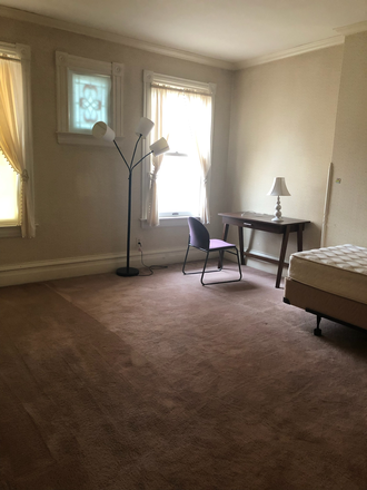 Bedroom - Room for female student. Close to U of U campus