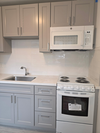 Renovated Kitchen - Luxurious, Newly renovated studio in charming Albany